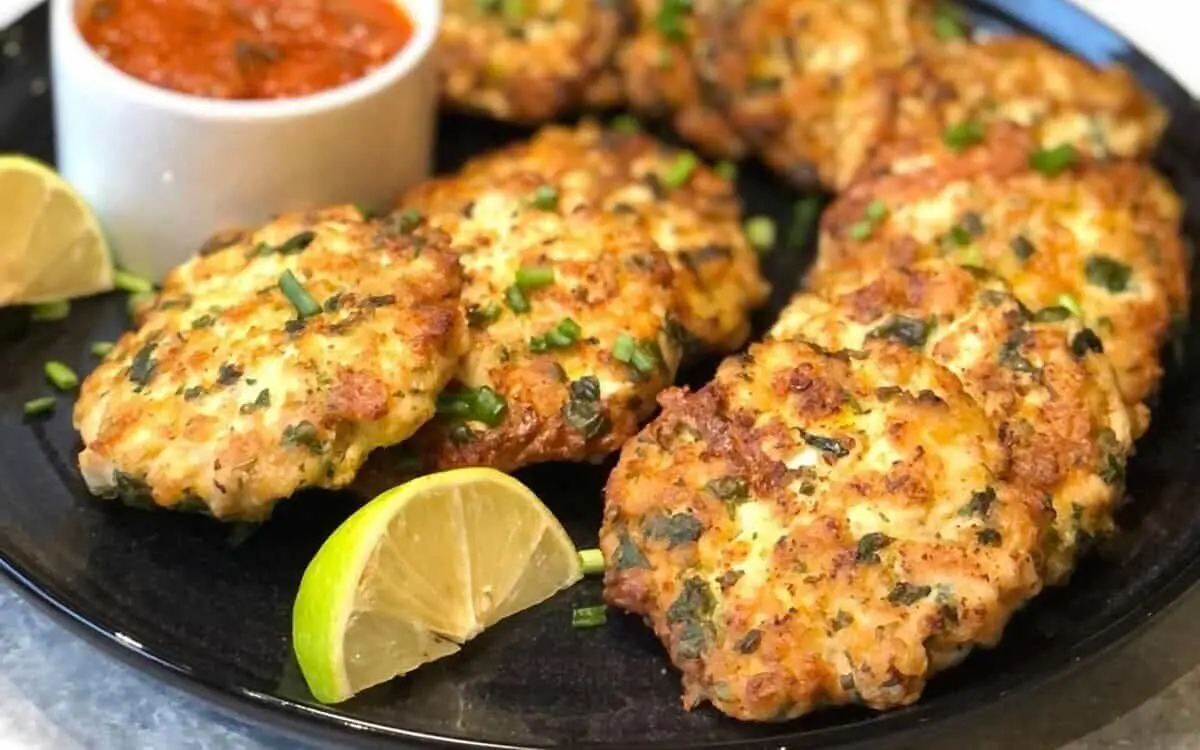 طرز تهیه کتلت مرغ ایتالیایی با سس ویژه ! | یکبار درست کنی عاشقش میشی !