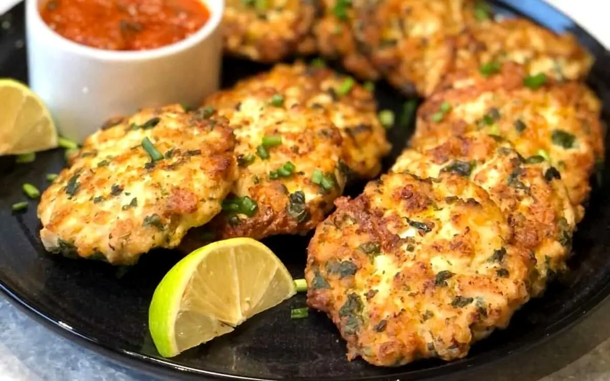 طرز تهیه کتلت مرغ ایتالیایی با سس ویژه ! | یکبار درست کنی عاشقش میشی !