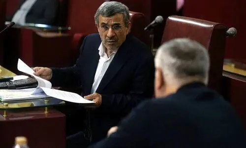 تیپ متفاوت محمود احمدی نژاد در جلسه مجمع تشخیص +عکس