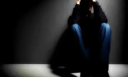 دام دختر دانشجو برای پسر ورزشکار | زنم با پسرعمویم به من خیانت می‌کرد