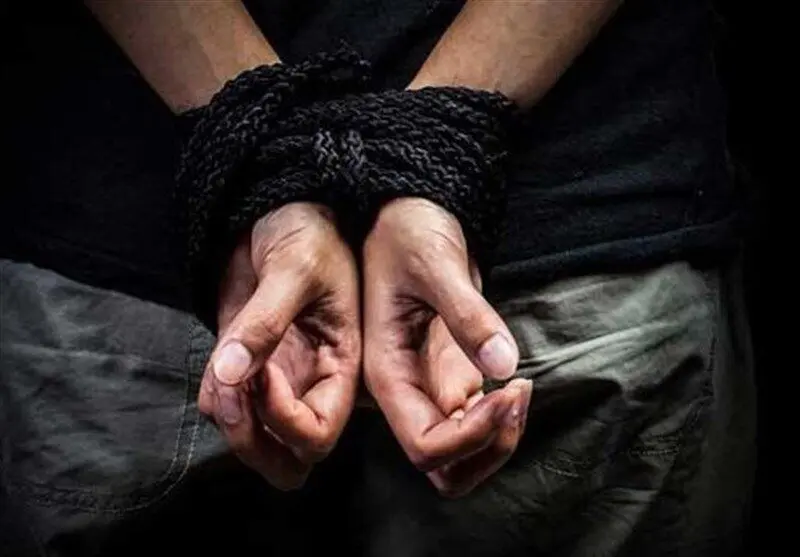 ۷ سال زندانی شدن پسر ارومیه ای در غار به دست پدرش ! + عکس