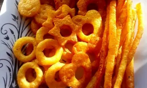 طرز تهیه پفک خانگی با سیب زمینی + فیلم