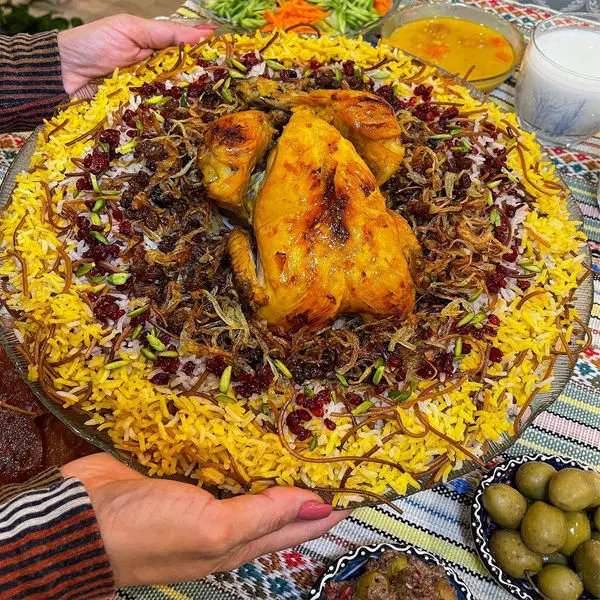 طرز تهیه رشته پلو با مرغ مخصوص چهارشنبه سوری | دستور غذای اصیل ایرانی برای نوروز