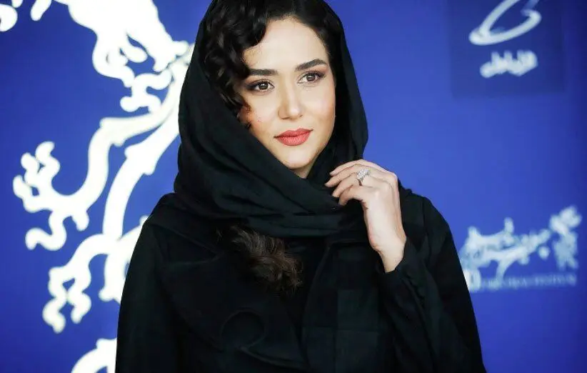 رانندگی پریناز ایزدیار با ماشین عجیبش در جاده | دردسر جدید برای پریناز ایزدیار با ماشین عجیبش