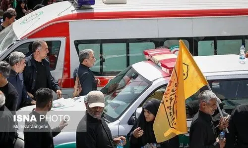 ادای احترام عراقچی به شهدای حمله اسرائیل به ایران | واکنش جمعیت به  حضور عراقچی در میان مردم +فیلم