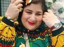 استایل بچگونه و بانمک خانم بازیگر | بحث کاربران درباره تیپ نگین صفری‌جم + عکس