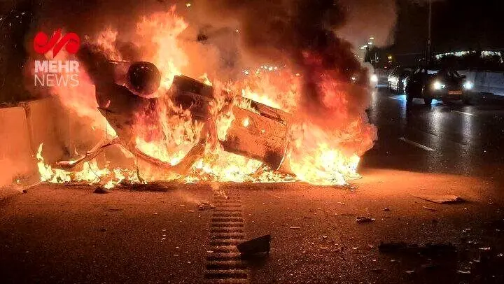 تصادف هولناک خودرو ۲۰۶ در حوالی خروجی شهرک واوان | راننده در آتش سوخت + عکس