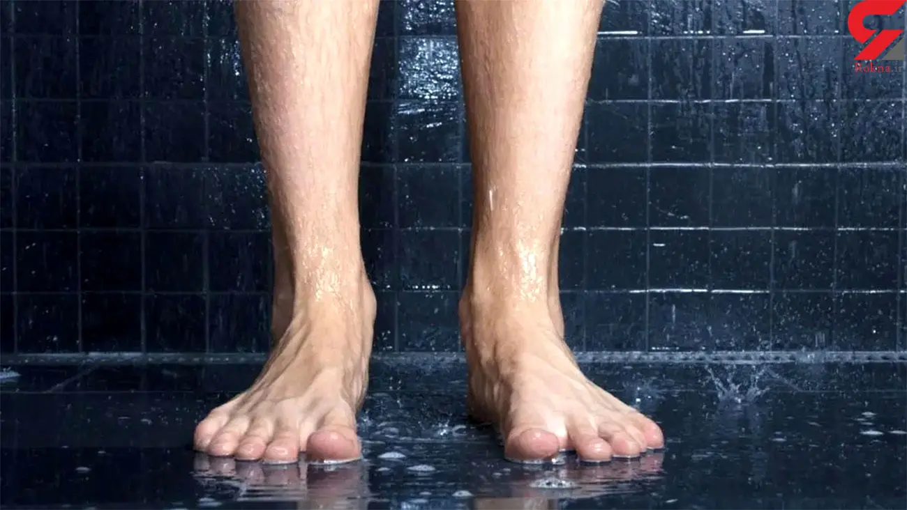 ضررهای وحشتناک ادرار کردن زیر دوش حمام | هشدار مهم برای مردم