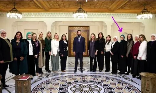 اولین تصویر از همسر جولانی در یک دیدار عمومی + عکس