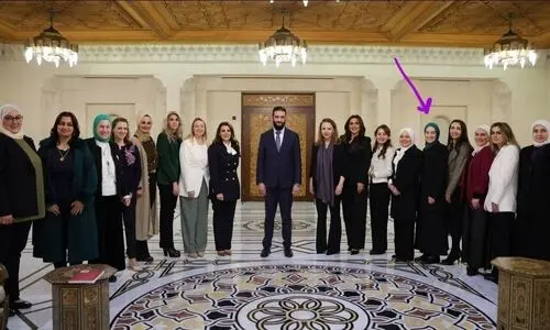 اولین تصویر از همسر جولانی در یک دیدار عمومی + عکس