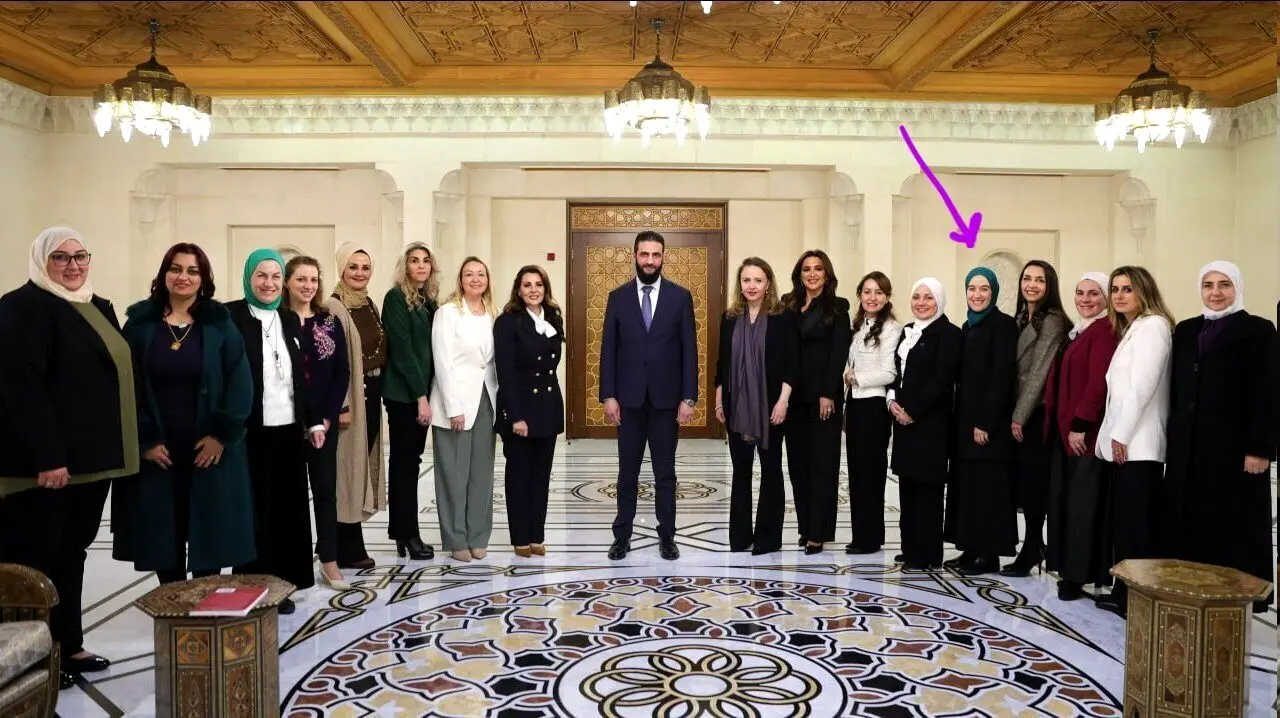اولین تصویر از همسر جولانی در یک دیدار عمومی + عکس