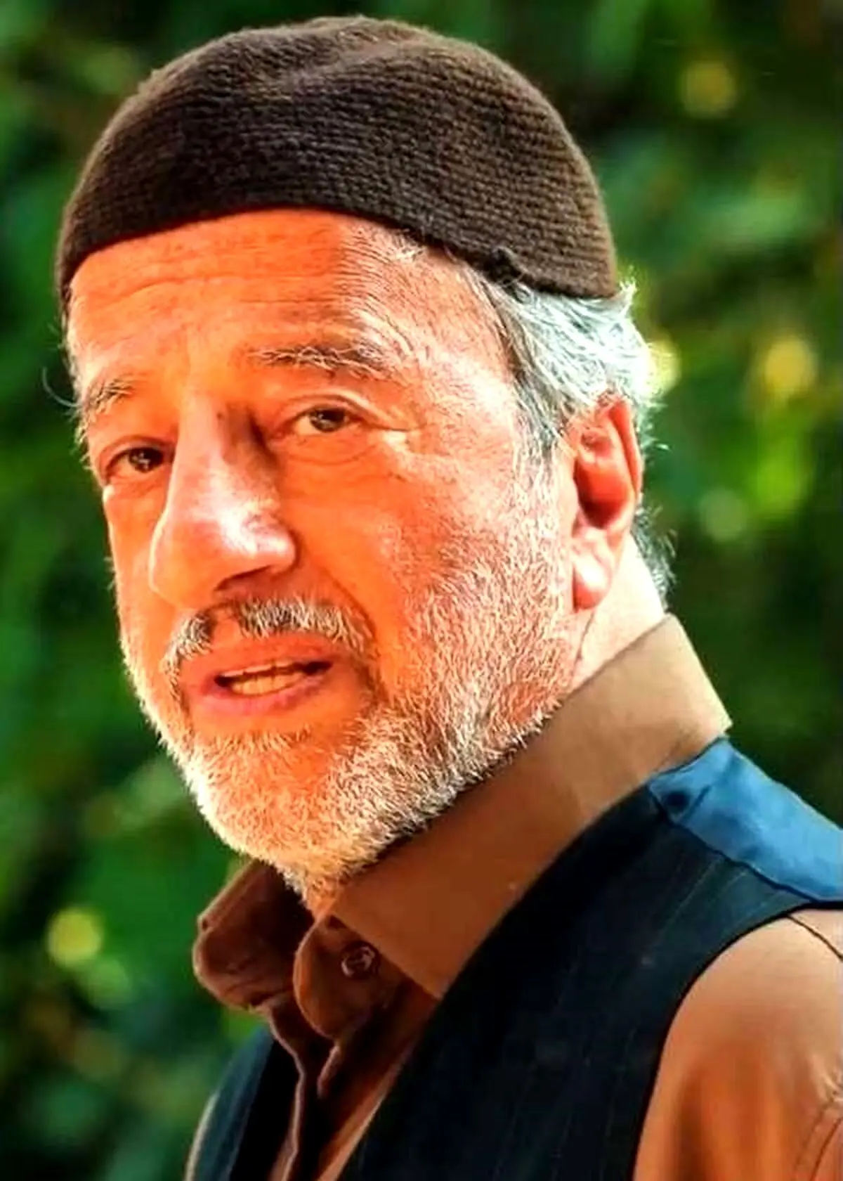 عکس عروسی علیرضا خمسه با زن دوم 20 سال جوان‌تر از خودش | خانوم دوم آقا خمسه انگار دخترشه | عکس چهره فرتوت بابا پنجعلی پایتخت کنار خانواده لاکچریش