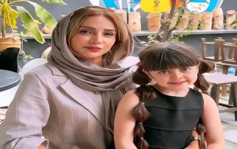 شبنم قلی خانی در دبی گوینده رادیو شد | پوشش متفاوت شبنم قلی خانی سر کار +فیلم