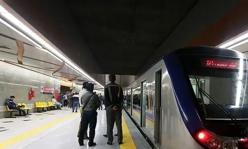 وحشت در خط ۲ مترو | مسافران مترو تا مرز خفگی رفتند