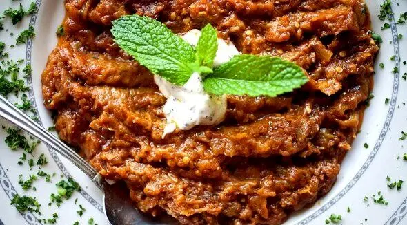 آشپزی ایرانی| طرز تهیه میرزا قاسمی غذای محلی گیلان | بادمجان کبابی نوش جان کنید