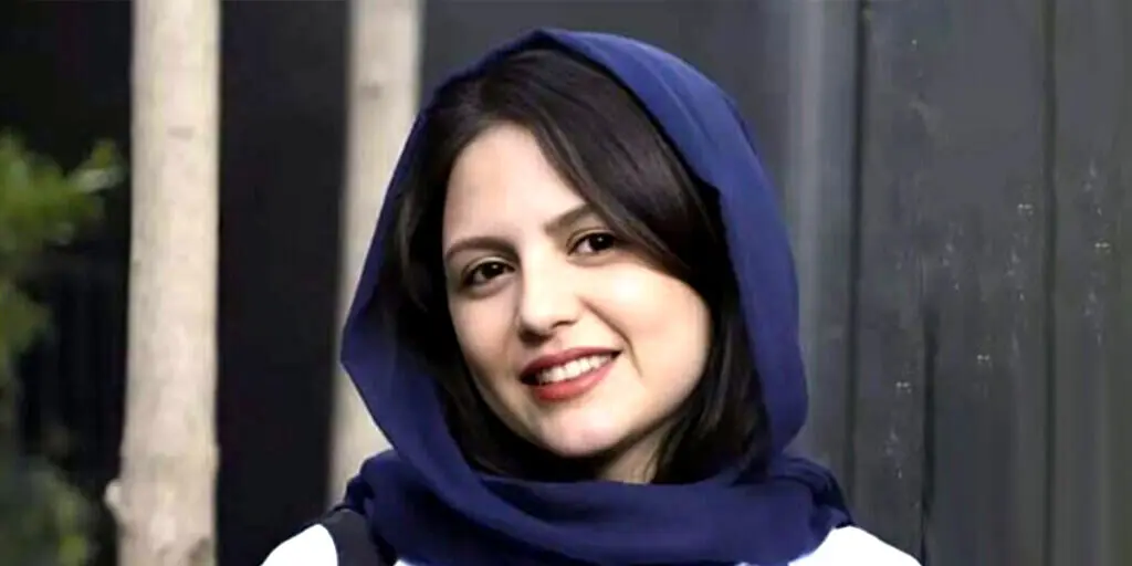 تصویر متفاوتی که خانم بازیگر از کعبه منتشر کرد + عکس
