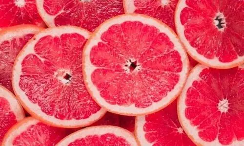 دیابتی ها خوردن این میوه را ترک نکنند | فواید گریپ‌فروت برای کنترل قند خون