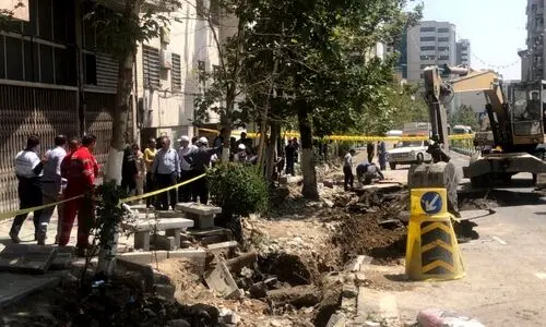 ترکیدگی لوله آب در میدان تجریش تهران + عکس