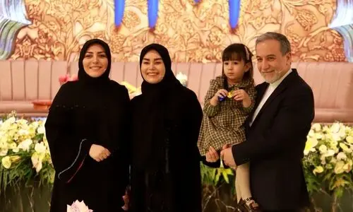 عکس جدید از زن عراقچی