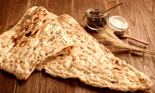 آشنایی با تاریخچه جالب نان سنگک ، اختراع خاص شیخ بهایی ! 