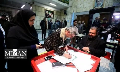 حضور بازیگر معروف در دادگاه منافقین +عکس