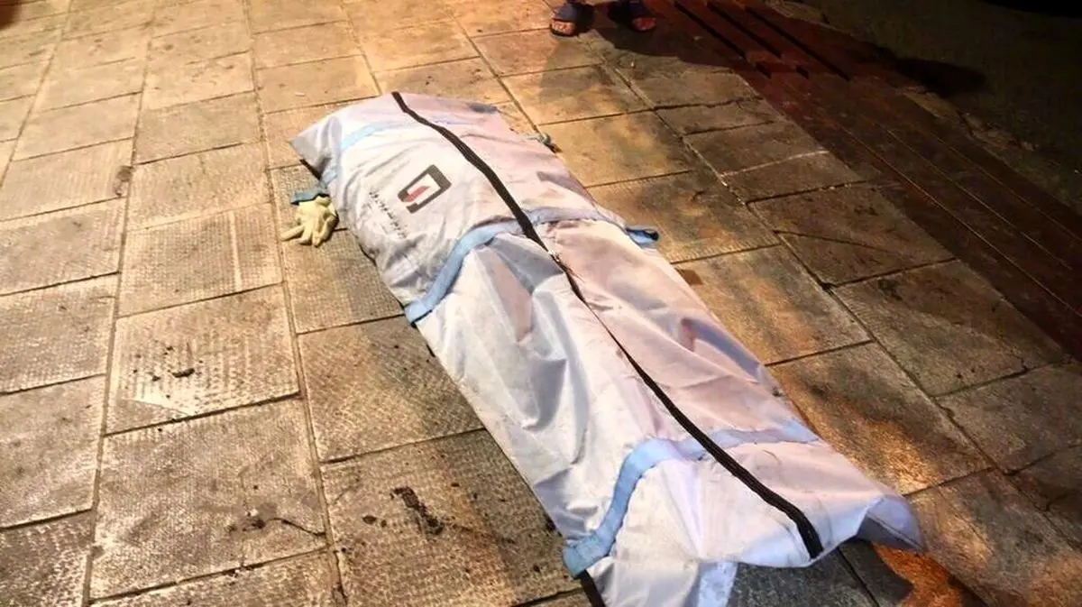 پخته شدن جسد مرد جوان در آفتاب سوزان آبادان | کشف جسد در حیاط خانه !