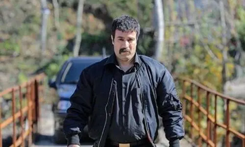 تصویری تازه و جالب از احمد مهران‌فر در پشت صحنه پایتخت ۷