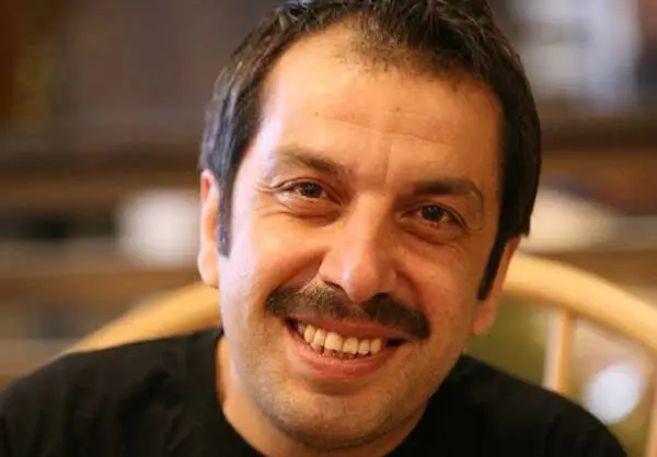 عکس جگرسوز عباس جمشیدی‌فر از پدرش پای دیگ نذری + عکس