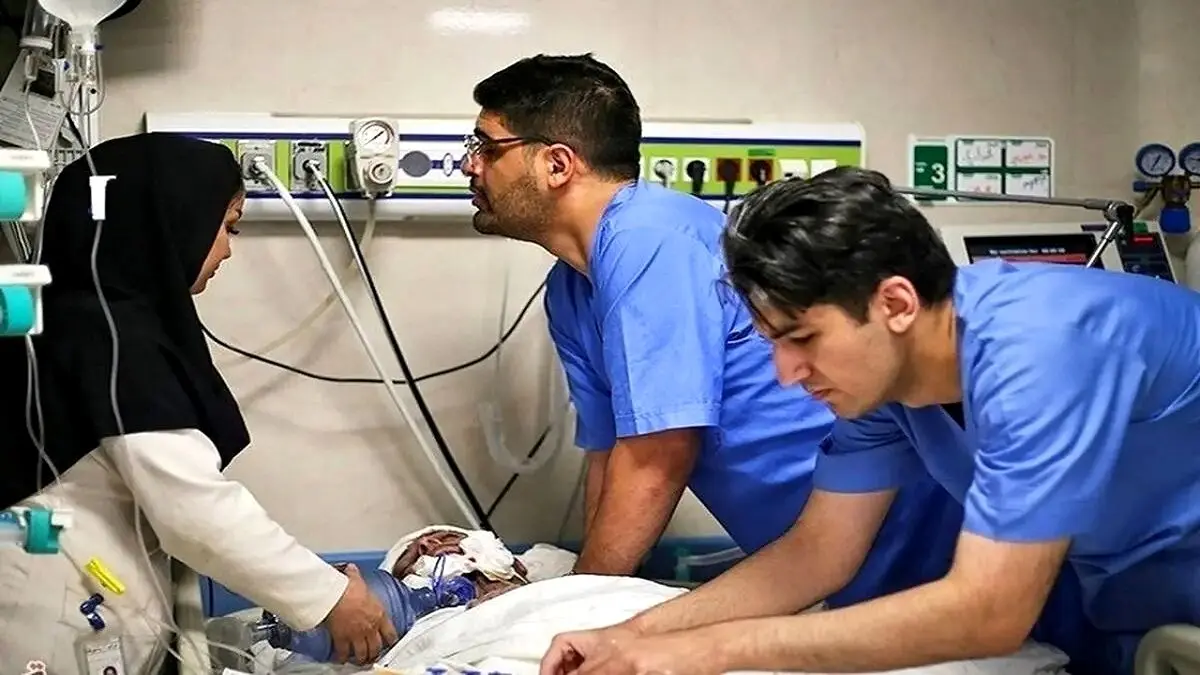 برنامه جدید پزشکیان برای افزایش حقوق رزیدنت‌ها | حقوق این افراد 25 میلیون شد 