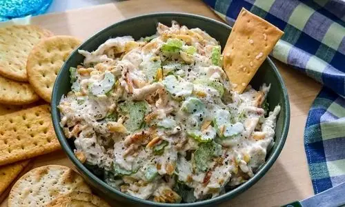 طرز تهیه سالاد مرغ کلاسیک به روش رستورانی | یک شام سریع و خوشمزه درست کنید