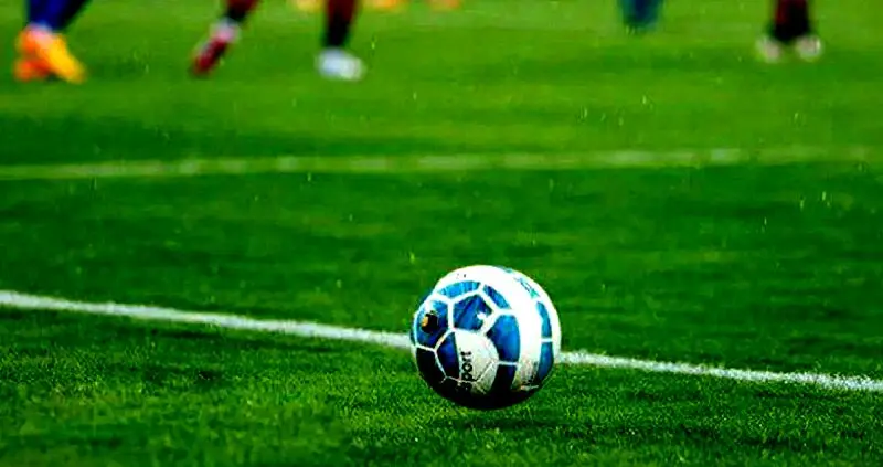 مرگ ناگهانی فوتبالیست زن معروف در زمین بازی + عکس