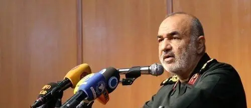 عکسی از آرامگاه ابدی سردار شهید سلامی در حرم حضرت عبدالعظیم حسنی (ع)