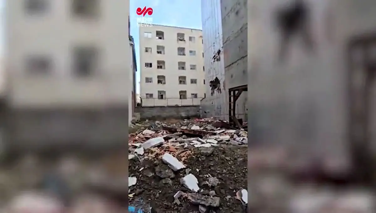 تصاویر هولناک محل انفجار گاز خانگی در بابلسر | مرد ۴۰ ساله از ساختمان به بیرون پرتاب شد +عکس