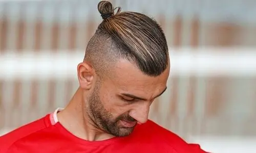 سردار پرسپولیسی‌ها در لباس قرمز + عکس