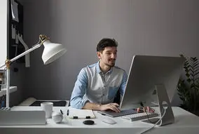 مزایای استفاده از وب سایت کاریابی Herfeibash.com برای جویندگان کار و کارفرمایان