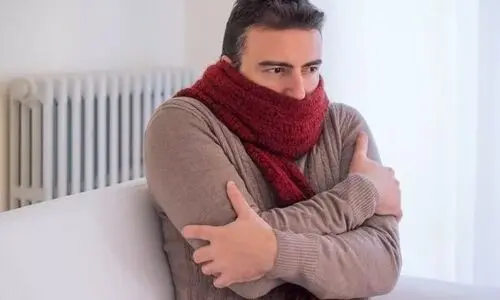 اگر احساس سرما می کنید کمبود این ماده را در بدن دارد