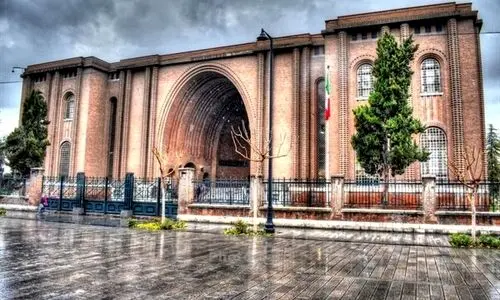 محافظت از مجسمه داریوش در موزه ملی ایران + عکس