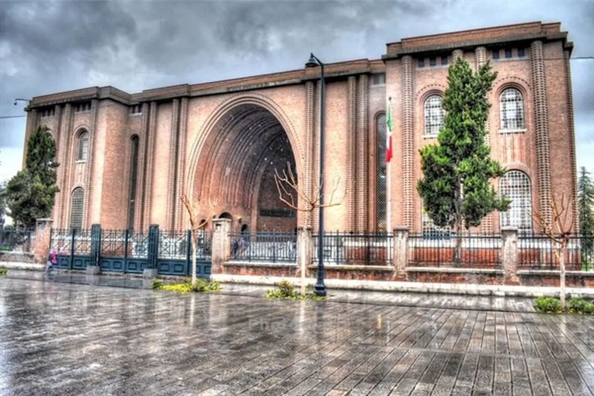محافظت از مجسمه داریوش در موزه ملی ایران + عکس