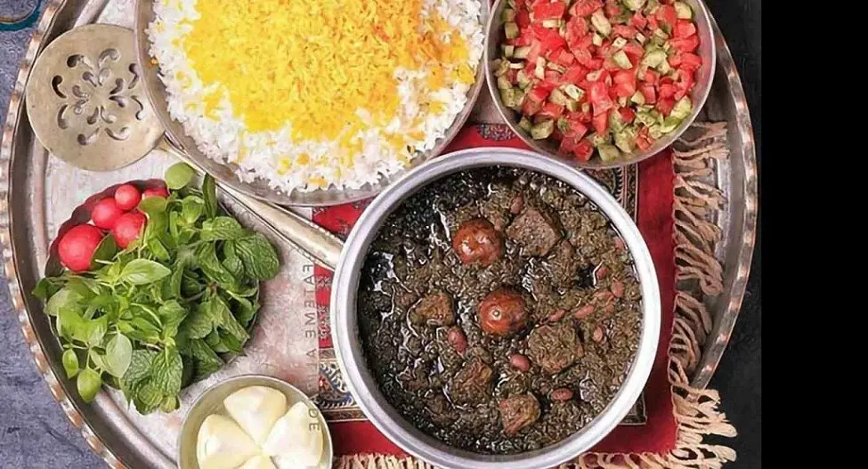 قرمه سبزی اینجوری درست کن تا مهمون‌ها ازت تعریف کنند | طرز تهیه قرمه سبزی خوشمزه برای مجالس