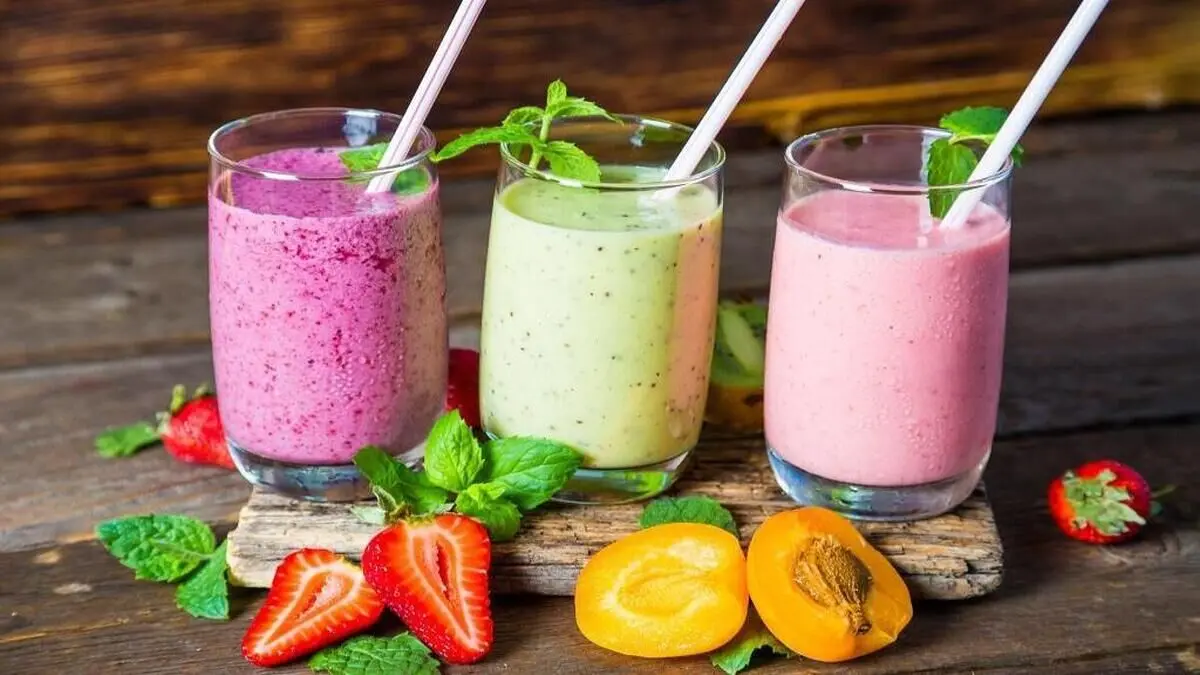 طرز تهیه ۲ مدل نوشیدنی میوه‌ای خنک برای روز‌های گرم!
