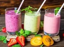طرز تهیه ۲ مدل نوشیدنی میوه‌ای خنک برای روز‌های گرم!