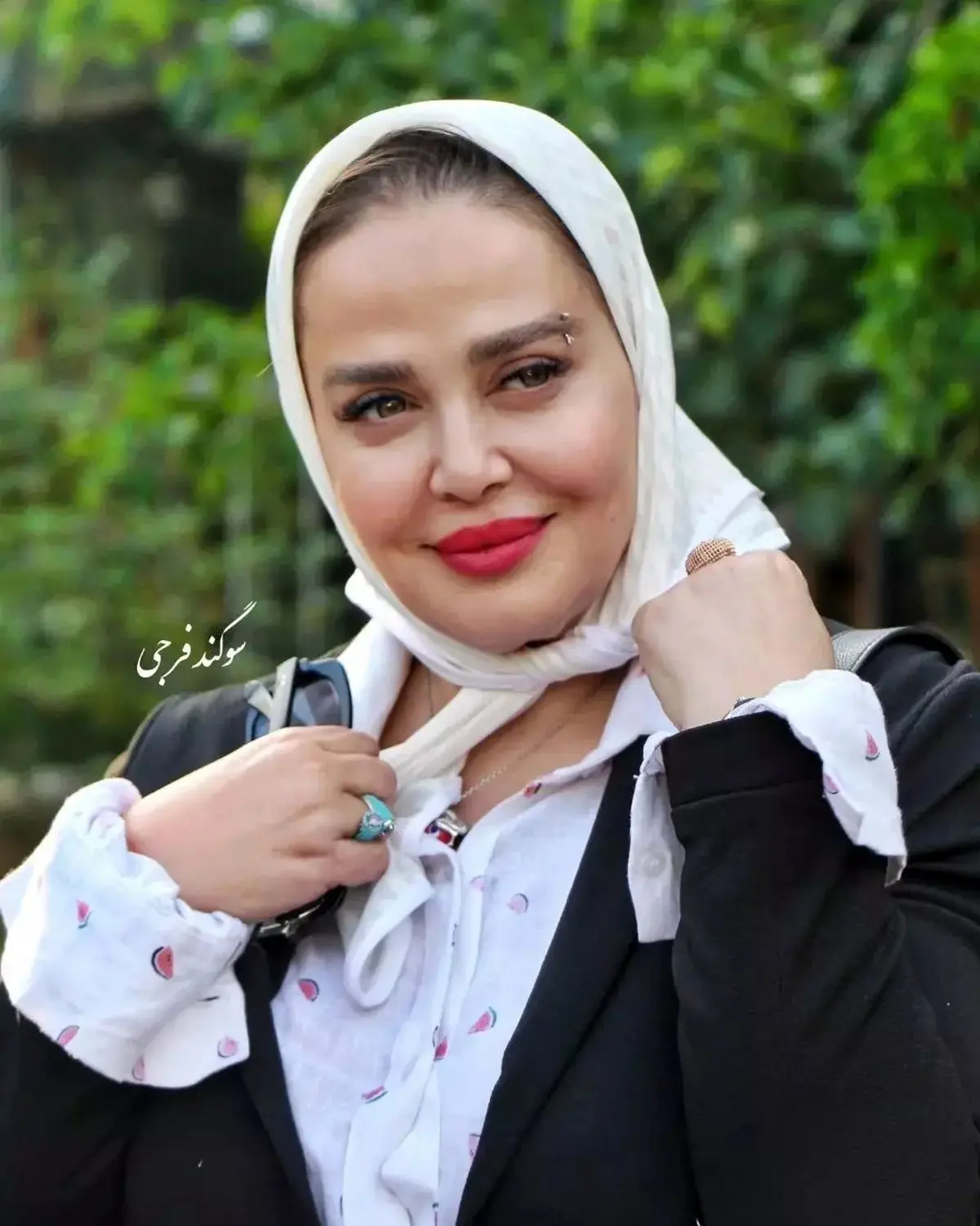 سوتی وحشتناک بهاره رهنما با عینک جدیدش | ویدئو جدید بهاره رهنما سوژه شد + فیلم