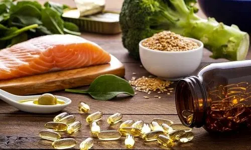 عواقب جدی و خطرناک مصرف زیاد امگا ۳ | مصرف زیاد امگا ۳ چه بلایی سرتان می آورد!؟