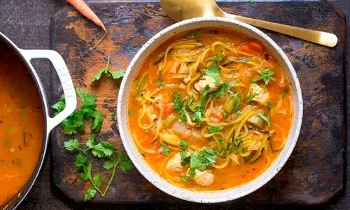 طرز تهیه سوپ رشته فرنگی برای روزهای سرد |  فواید غذایی سوپ رشته فرنگی