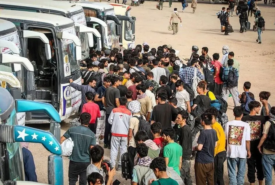 بازگشت سی هزار مهاجر افغان در یک روز از ایران