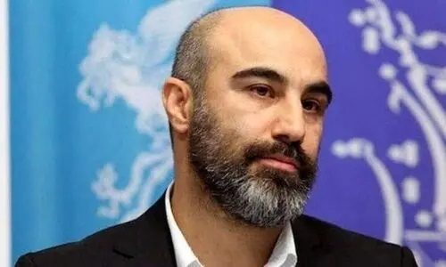 بازیگر معروف با چهره جدید در مراسم ختم | چهره عزادار محسن تنابنده برای برادرزاده جوانش +عکس