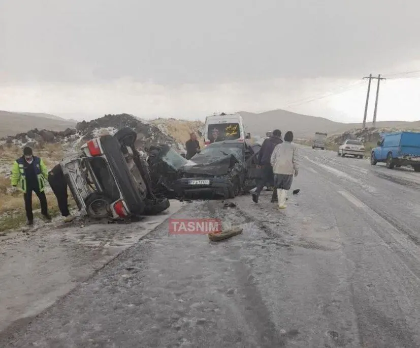 تصادف مرگبار در محور مشکین‌شهر | ۳ نفر جان باختند