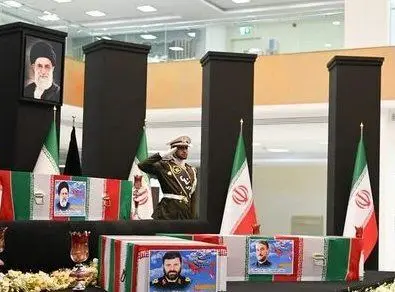 تاج گلی که امپراتور ژاپن و همسرش برای ایران فرستادند | تاج گل ژاپن برای مراسم یادبود شهید رئیسی 