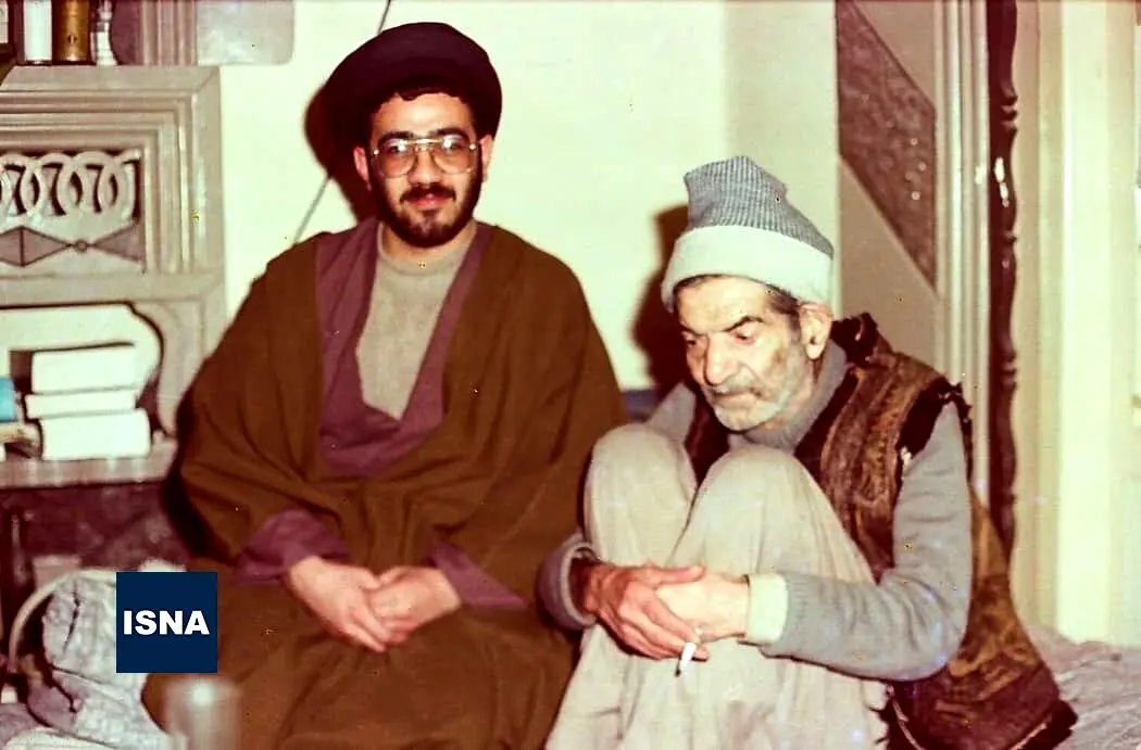 حضور پدر بر سر مزار پسرش آیت الله آل‌هاشم | اشک های پدر آیت‌الله آل‌هاشم در مراسم تدفین