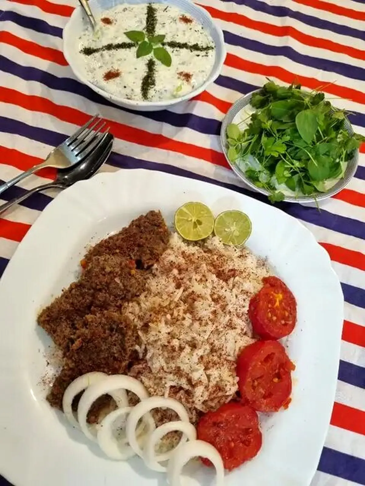 طرز تهیه کته سماقی با کباب تابه ای مخصوص | این غذا مزه بهشت میده !